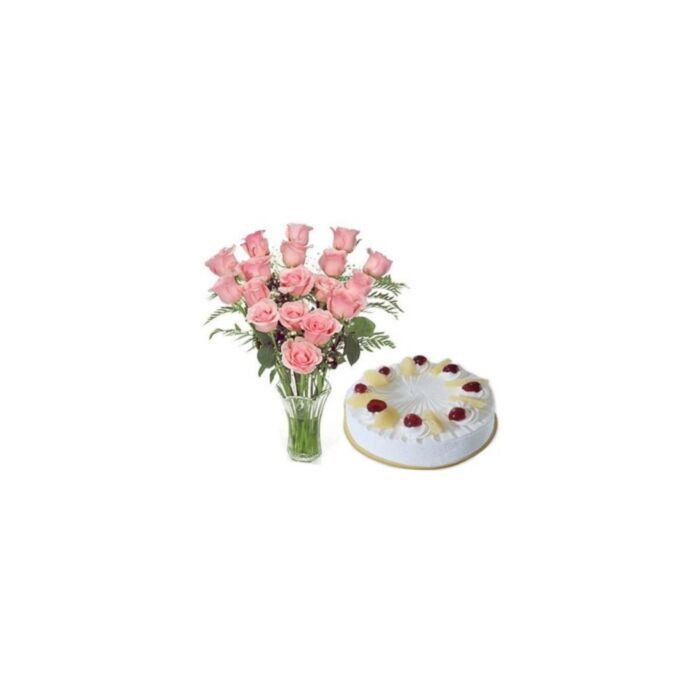20粉红色的玫瑰花瓶里有0.5公斤菠萝蛋糕